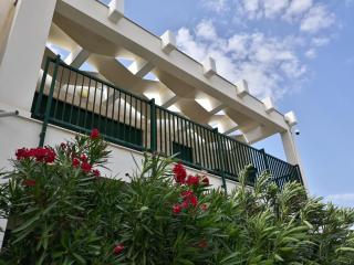 Queen Beach Apartments - Nin - 8