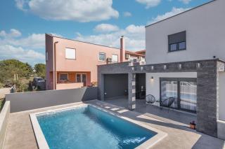 Modern villa Maeni with private pool in Pula - Pula - 3