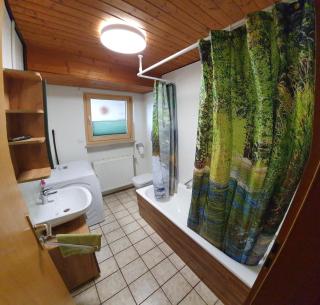 Gemütliche Ferienwohnung mit Terrasse, im Schwarzwald - - 4