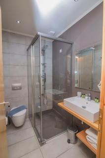 Grand TheoNi Boutique Hotel & Spa - 4