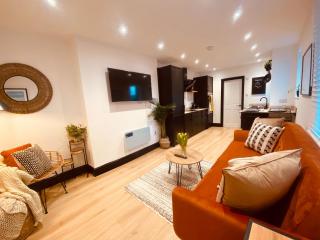 Apartment on The Hoe & Coastal Path with Free Parking - 1