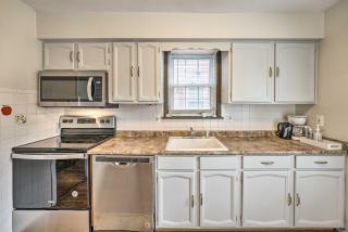 Dearborn Home with Games and Furnished Patio - Dearborn - 3