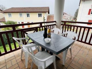 Appartement T1 lumineux avec balcon ensoleillé et parking, 2 couchages, Cambo-les-Bains - FR-1-495-16 - Cambo-les-Bains - 1