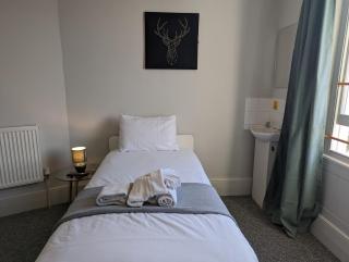 Dover Town Rooms - Short Lets & Serviced Accommodation - Dover - 6