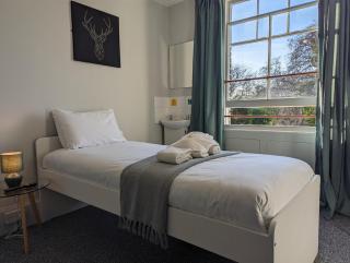 Dover Town Rooms - Short Lets & Serviced Accommodation - Dover - 5