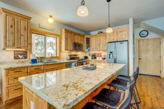 Skislope Way Retreat - Truckee - 4
