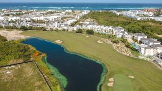 Unique 1BR Retreat w/ Pool & Golf View CP - 8