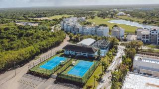 Unique 1BR Retreat w/ Pool & Golf View CP - 7