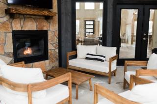 Brand New! Love On The Weekend! 3 Bdrm, 3 and a half Bth, Hot Tub, 2 Fireplaces - 8