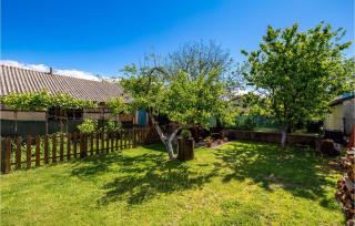 2 Bedroom Cozy Apartment In Drazice - Dražice - 2
