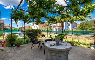 2 Bedroom Cozy Apartment In Drazice - Dražice - 1