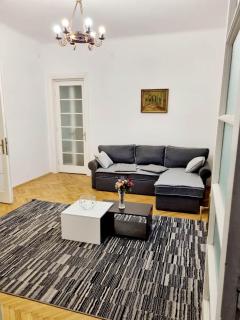 Cozy apartment near city center - Bucharest - 2