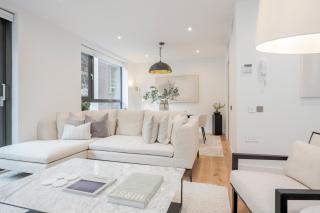 Luxury Central Mayfair Townhouse with A/C 3BR 3BA - London - 9