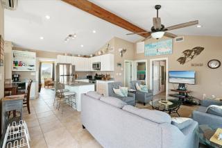 Knee Deep - Amazing beach cottage locates on sugar white sands, Great gulf and bay views, home - Dauphin Island - 2