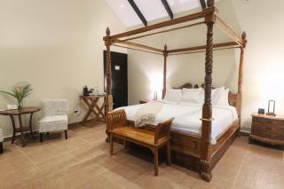 The Riverside Inn - 5