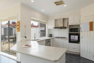 Parkside House by GoodLive - Craigieburn - 1