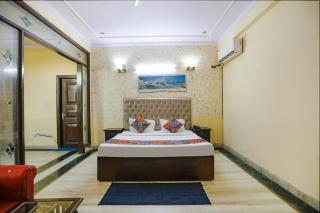 FabHotel HM Palace - 6