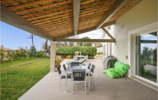 Awesome Home In La Gaude With Kitchen - 2