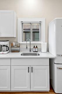 The Lakewood Belle: Family Friendly Home 10 minutes to Downtown! - 9