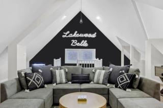 The Lakewood Belle: Family Friendly Home 10 minutes to Downtown! - Cleveland - 0