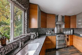 Lakeview Home by Lightrail Downtown & Airport - 2