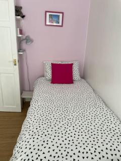 Central Worthing Holiday Home, 3 bedrooms, 600m from beach - Broadwater - 2