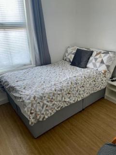 Central Worthing Holiday Home, 3 bedrooms, 600m from beach - Broadwater - 1