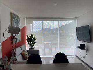 Modern well-equipped 4 PPL condo/5 MIN beach walk - 5