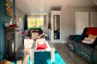 Cottage 33 Old Killarney Village Killarney V93K66X 4 King Beds Sleeps 8 Sharing - 3