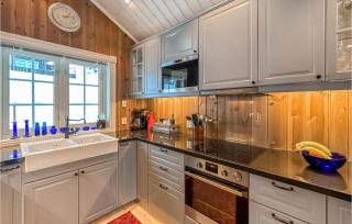 Beautiful Home In Sjusjøen With Wifi - 4