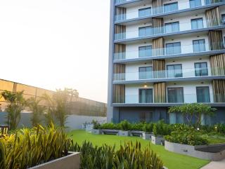 Piano and Gold at The Lennox, Airport Residential - 7