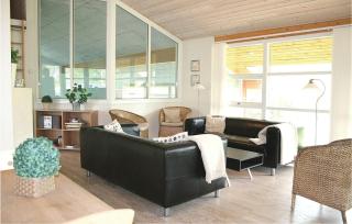 Nice Home In Væggerløse With Sauna - 1