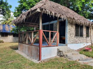Lonnoc Beach Lodge - Hog Harbour - 0