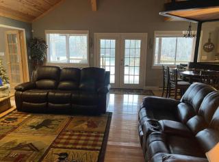 Lakehouse Hot Tub & Pool close to Ark Encounter - Corinth - 2