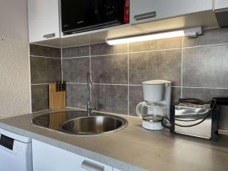 Studio rénové au centre de Montgenèvre, balcon, parking, idéal 2 pers, proche pistes - FR-1-330D-84 - Monginevro - 5