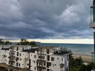 Timurbay Treasures Studio Apartment Side Seaview with Wifi Neflix - Kuantan - 6