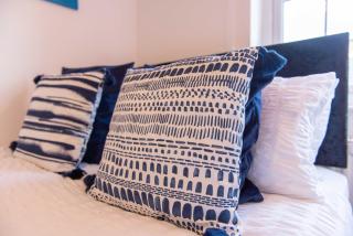 Stylish & Central 2 bedroom apartment - Fast WiFi - 6