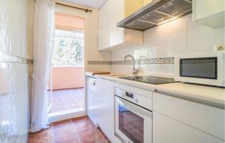 2 Bedroom Amazing Apartment In Marbella - Marbella - 5