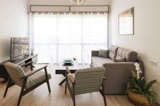 perfect location 3 bedrooms - 1
