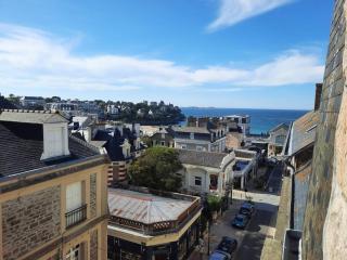 Le Moringa, à 2 min de la plage, Hyper Centre, vue mer de la fenêtre - Dinard - 9