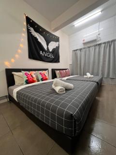 Room2#IG theme Bargainous#Shared Bathroom#4pax#2min Kek Lok Si - Ayer Itam - 5