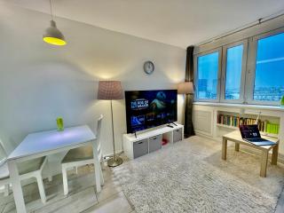 PALACE 3 WiFi 65'TV Netflix HBO Disney AppletTV - Varsavia - 8