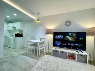 PALACE 3 WiFi 65'TV Netflix HBO Disney AppletTV - Varsavia - 1