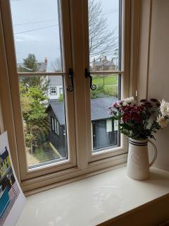 4 bedroom coastal cottage with walled garden - 6