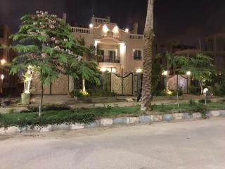 fancy 3 bedrooms apartment for rent in a sheikh zayed compound - Sheikh Zayed - 6