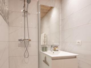 Appartement lumineux avec parking, proche village - FR-1-645-17 - 8