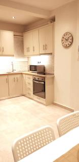 Modern home, 6' from the Metro - Atene - 4