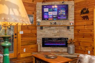 Voted #1 Cabin in Smokys! Spa, Arcade, Private, Creek, King Beds - 1