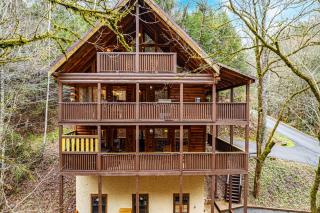 Voted #1 Cabin in Smokys! Spa, Arcade, Private, Creek, King Beds - Sevierville - 8