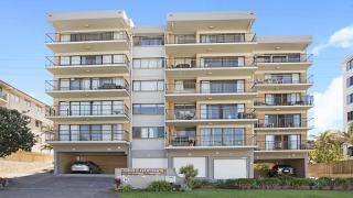 Oceanic Unit 4 Kings Beach QLD - 2